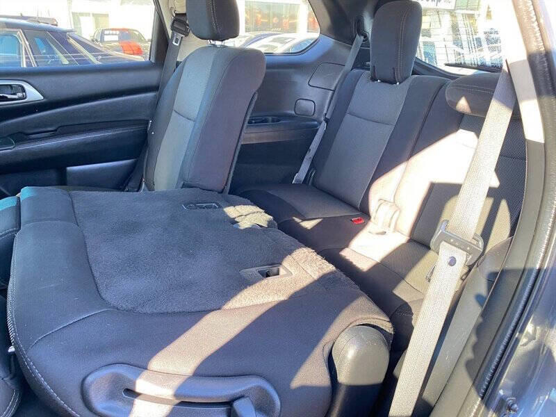 2019 Nissan Pathfinder SV