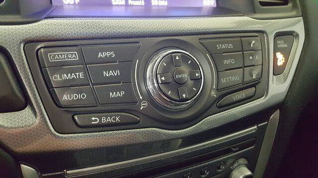 2018 Nissan Pathfinder SL