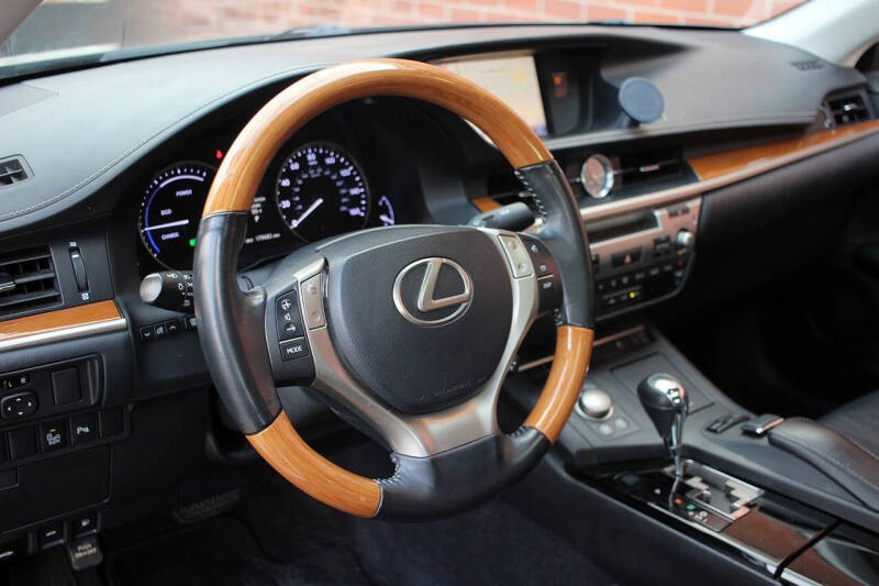 2014 Lexus ES 300h