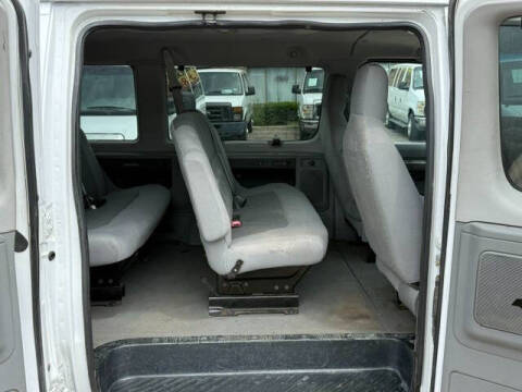 2009 Ford E-Series E-350 SD XLT