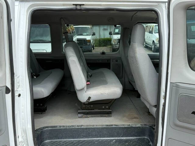 2009 Ford E-Series E-350 SD XLT