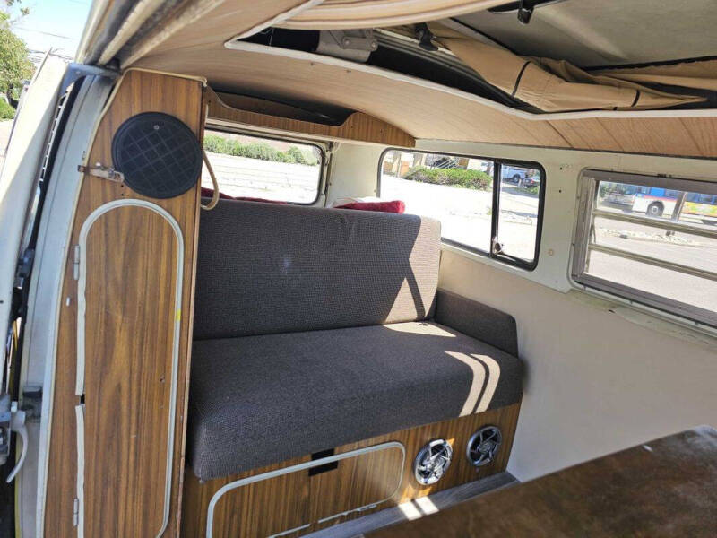 1971 Volkswagen Camper Bus