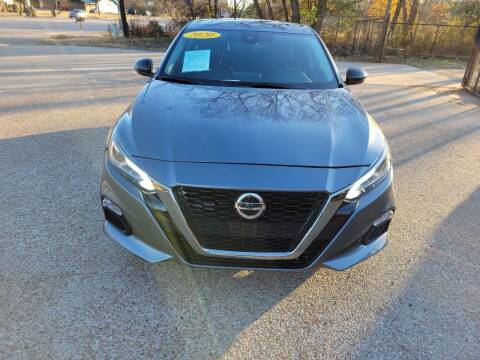 2020 Nissan Altima for sale at MENDEZ AUTO SALES in Tyler TX