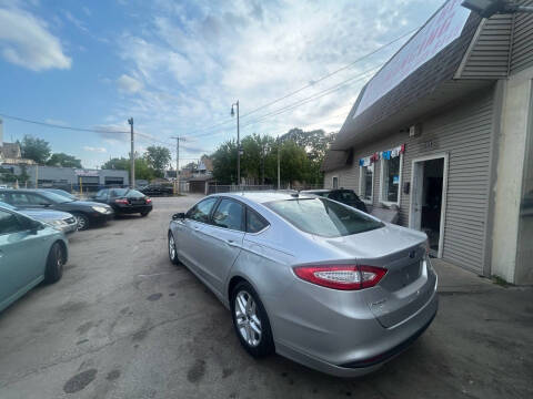 2016 Ford Fusion SE