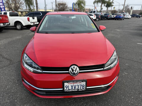 2019 Volkswagen Golf SE