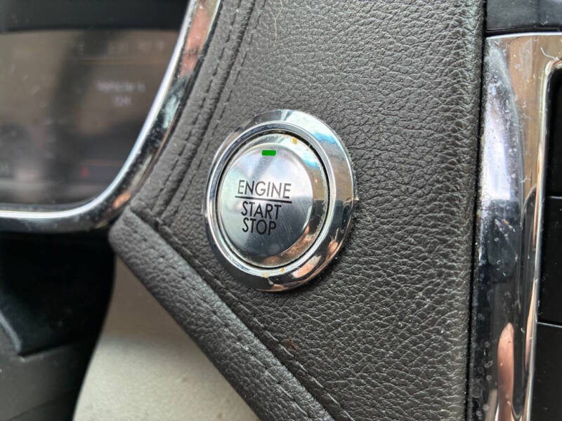 2017 Lincoln Continental Premiere