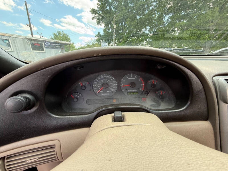 2004 Ford Mustang GT Deluxe
