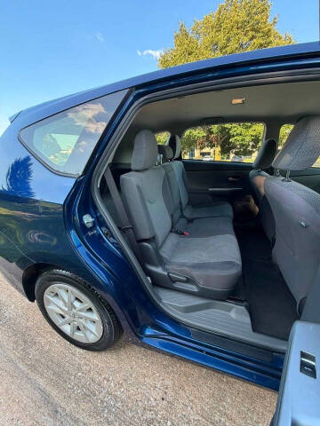 2012 Toyota Prius v Two
