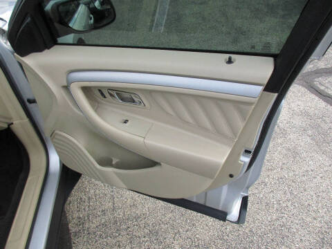 2018 Ford Taurus SEL