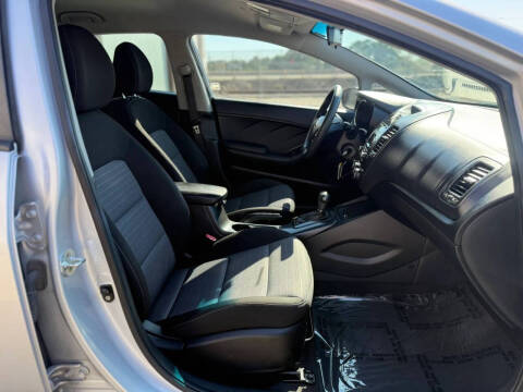 2016 Kia Forte5 LX