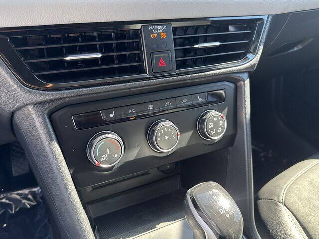 2022 Volkswagen Taos SE