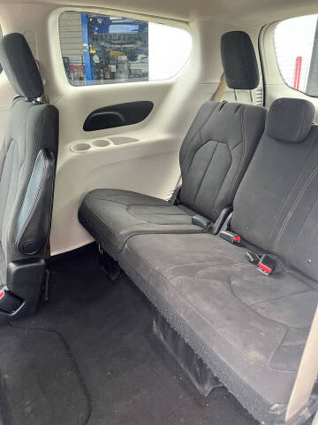 2017 Chrysler Pacifica LX