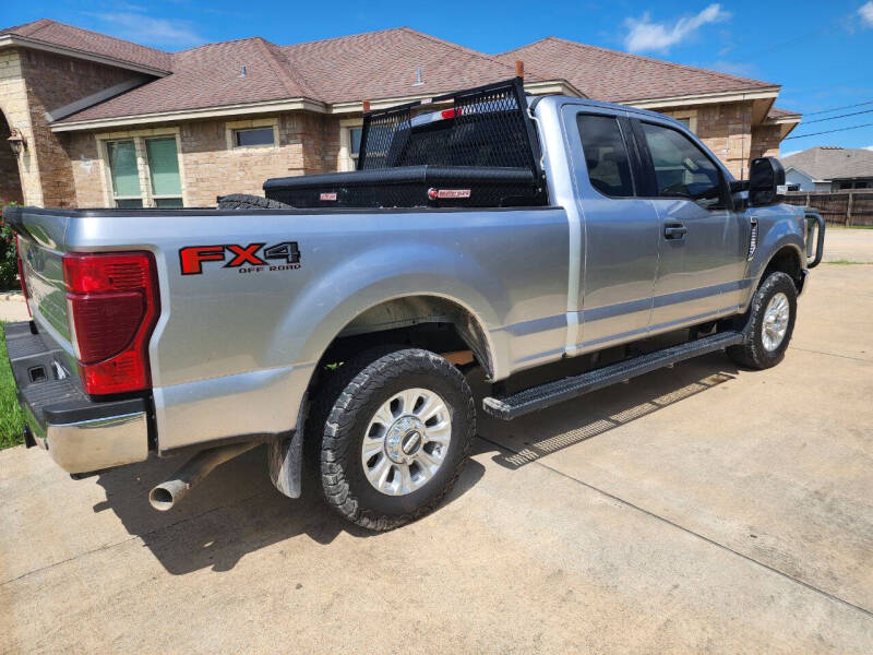 2022 Ford F-250 Super Duty XLT photo 2