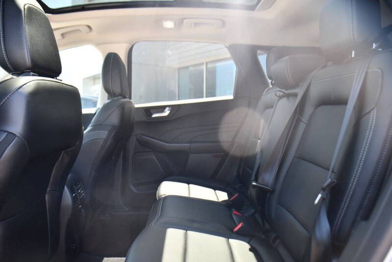 2022 Ford Escape Titanium