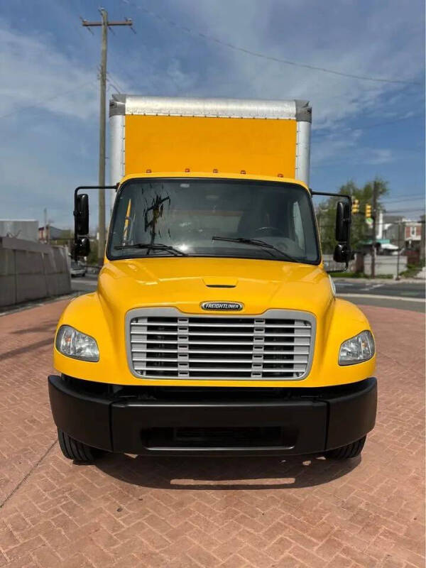 2019 Freightliner M2 106
