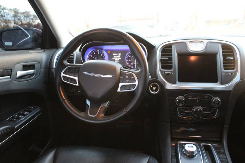 2017 Chrysler 300 Limited