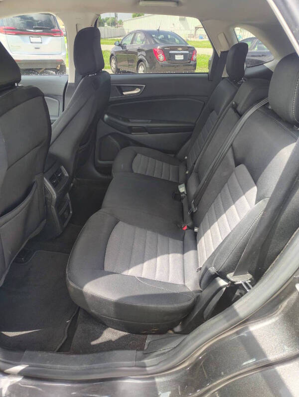 2020 Ford Edge SE