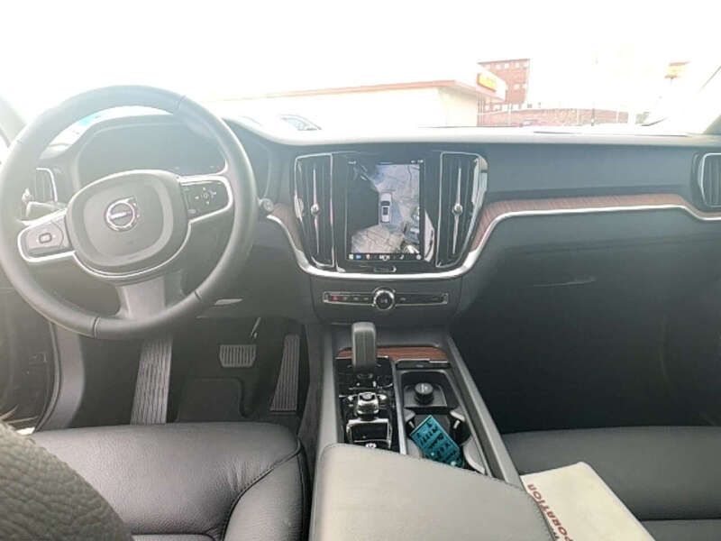 2025 Volvo V60 Cross Country B5 Plus