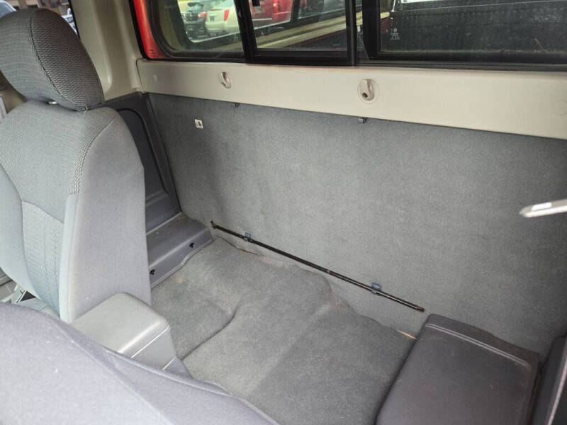 2002 Nissan Frontier XE