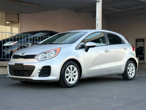 2016 Kia Rio 5-Door LX