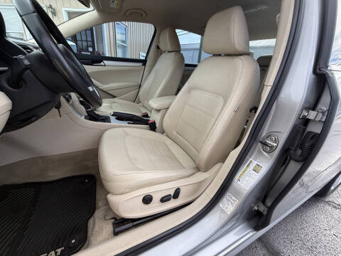 2013 Volkswagen Passat SE PZEV