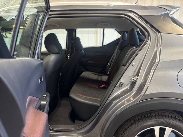 2020 Nissan Kicks SR