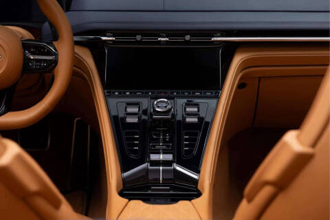 2024 Aston Martin DB12 Volante