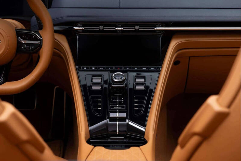 2024 Aston Martin DB12 Volante