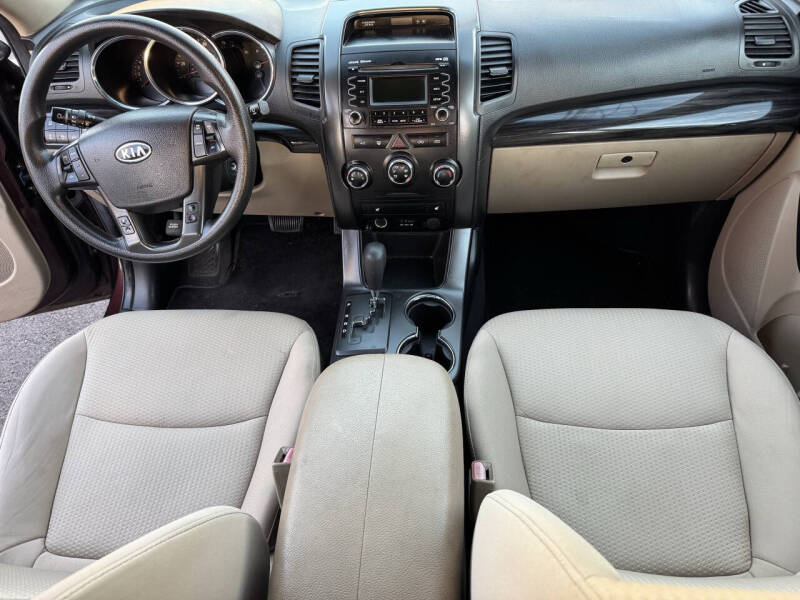 2012 Kia Sorento LX