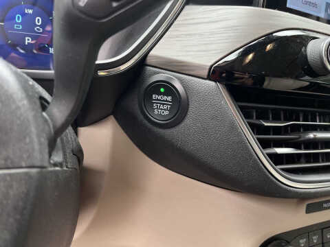 2020 Ford Escape Hybrid Titanium