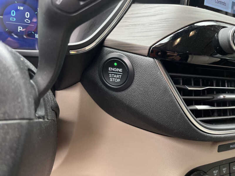 2020 Ford Escape Hybrid Titanium