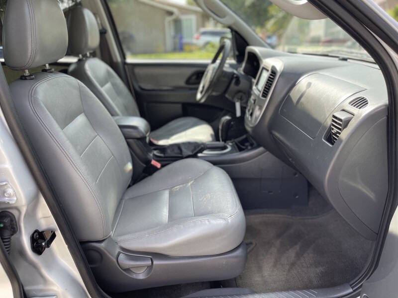 2006 Ford Escape for sale at Carz Connect LLC in Portland, OR