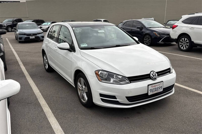 2017 Volkswagen Golf TSI Wolfsburg Edition