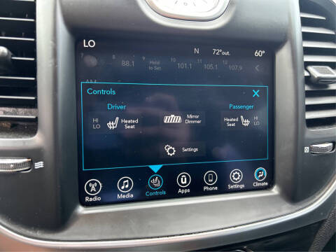 2017 Chrysler 300 Limited