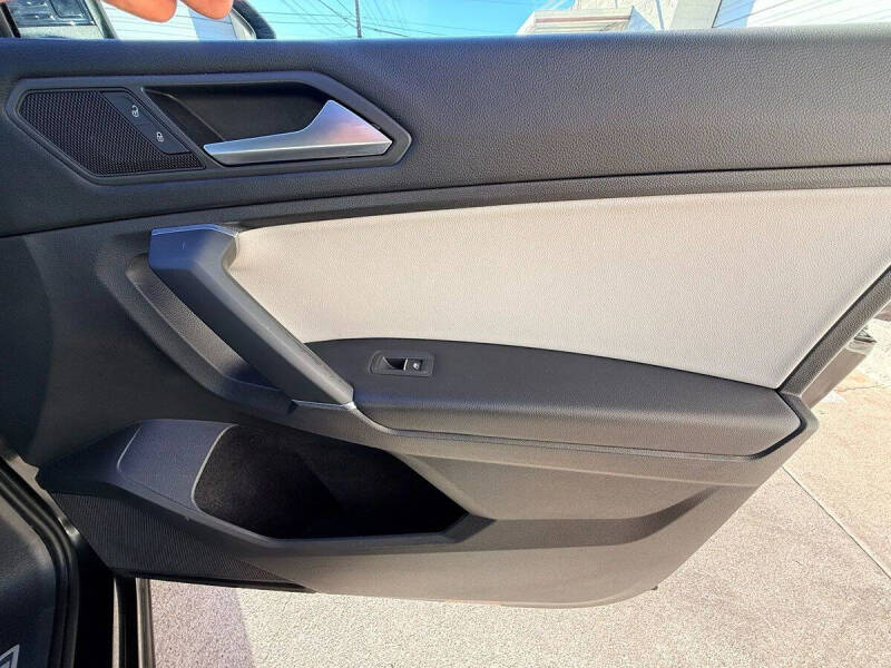 2020 Volkswagen Tiguan SE R-Line Black