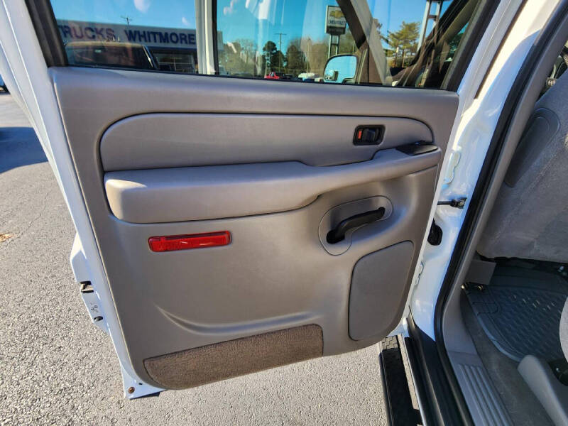 2005 Chevrolet Avalanche 2500 LS