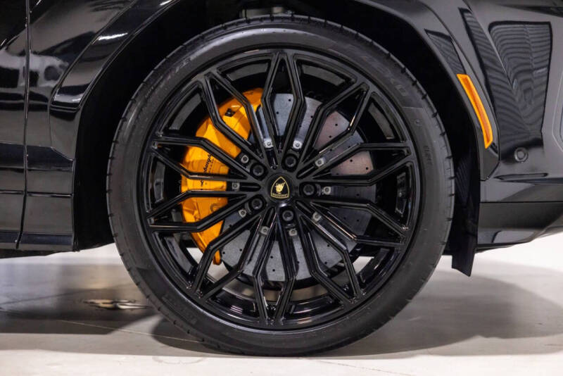 2025 Lamborghini Urus SE