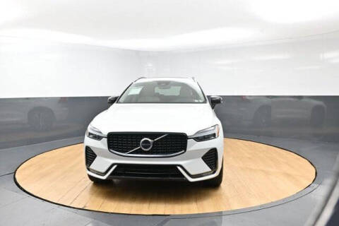 2024 Volvo XC60 B5 Core Dark Theme