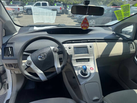2015 Toyota Prius Two