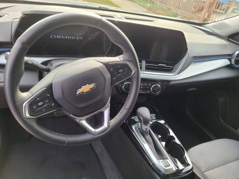 2025 Chevrolet Trax LT