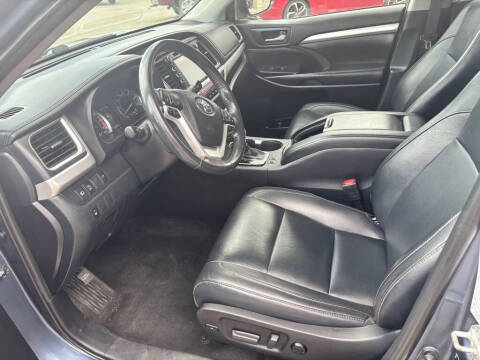 2019 Toyota Highlander SE