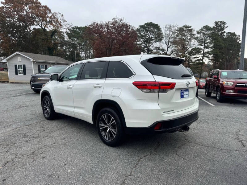 2017 Toyota Highlander LE