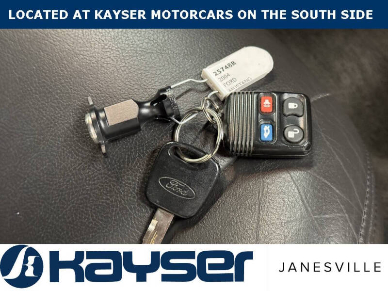 2004 Ford Mustang GT Deluxe