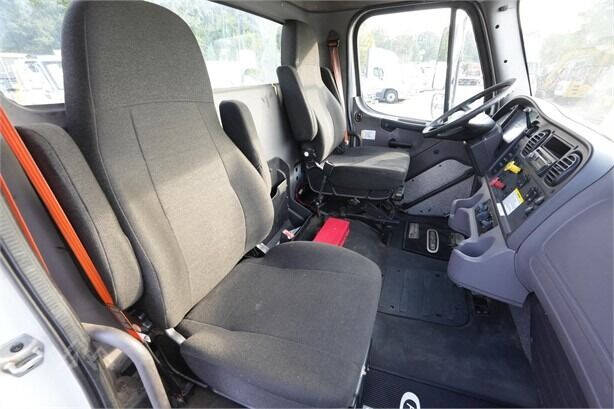 2016 Freightliner M2 106