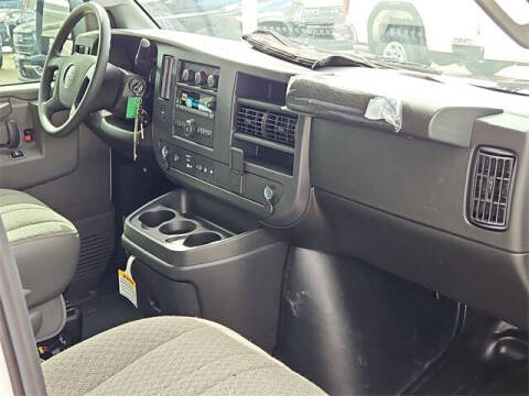 2024 GMC Savana 2500