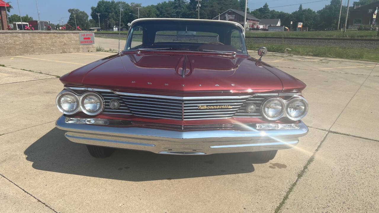 1960 Pontiac Bonneville 2