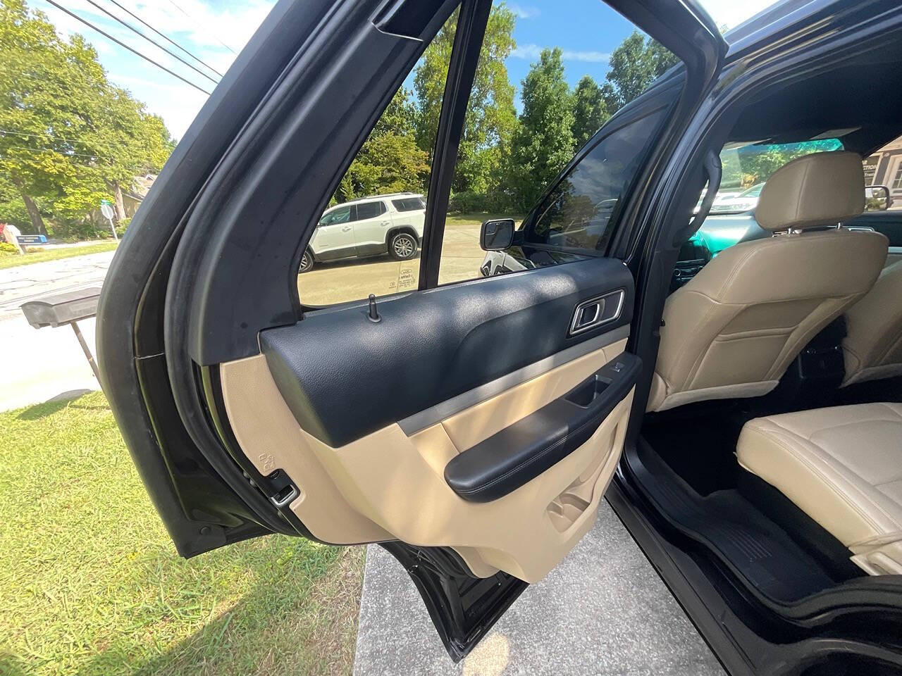 2016 Ford Explorer for sale at Car Connection in Harrison, AR