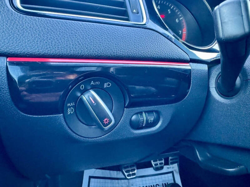 2017 Volkswagen Jetta 2.0T GLI