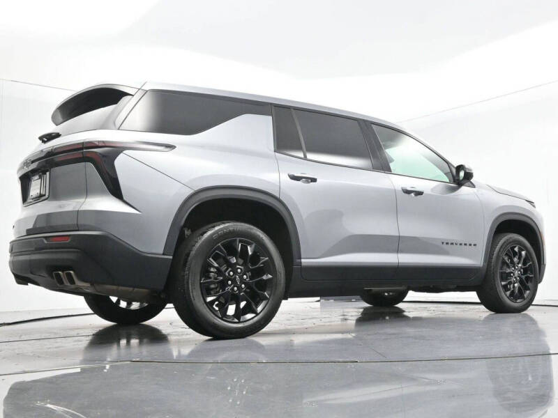 2024 Chevrolet Traverse LS