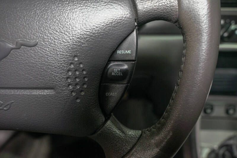 2004 Ford Mustang Mach 1 Premium